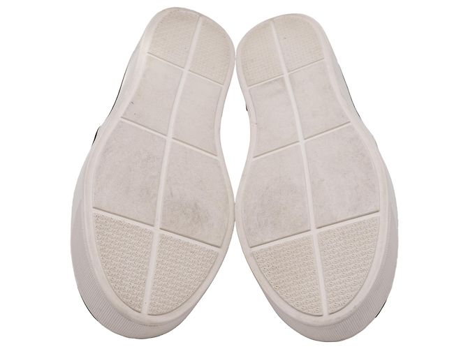 Stuart Weitzman Croc Embossed Nuggets Slip On Sneaker aus schwarzem Leder - Ansicht 7