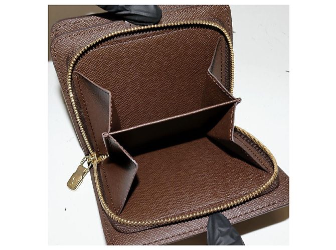 Cartera Louis Vuitton Compact Zip Damier Castaño - vista 4
