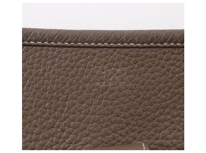 Hermès Borsa a Spalla Hermes Evelyne III Taurillon Clemence Grigio Taupe - vista 10