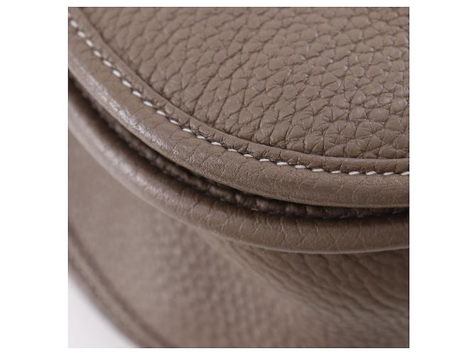 Hermès Borsa a Spalla Hermes Evelyne III Taurillon Clemence Grigio Taupe - vista 6