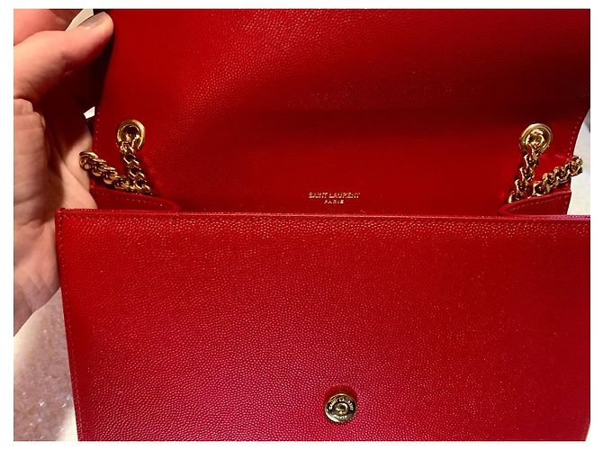 Yves Saint Laurent Bolsa Saint Laurent Kate em couro vermelho com pompom - vista 3
