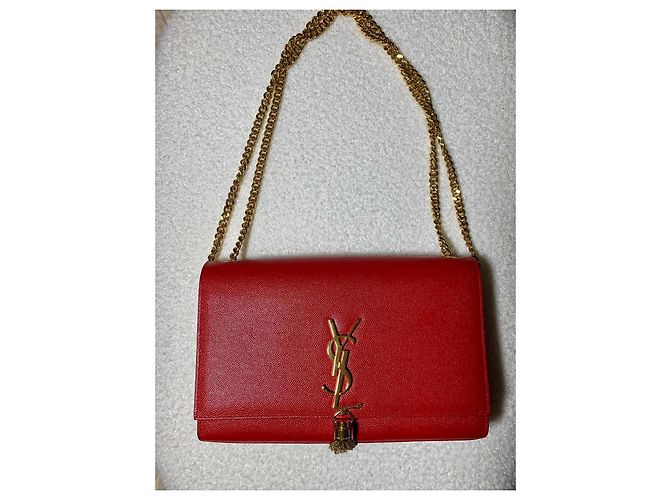 Yves Saint Laurent Bolsa Saint Laurent Kate em couro vermelho com pompom - vista 6