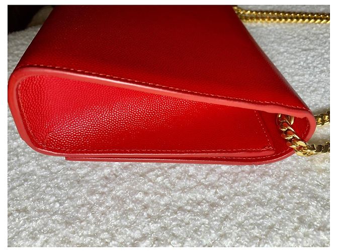 Yves Saint Laurent Bolsa Saint Laurent Kate em couro vermelho com pompom - vista 9