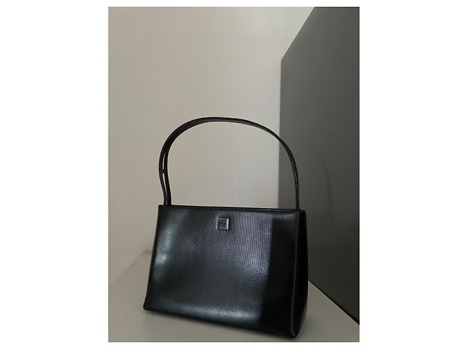 Givenchy Bolsa Baguette em Couro Preto - vista 2