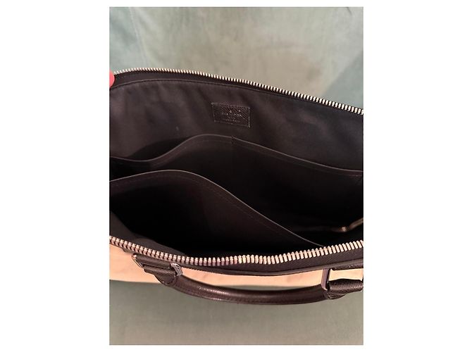 Valigetta in pelle Taiga Louis Vuitton Nero - vista 6