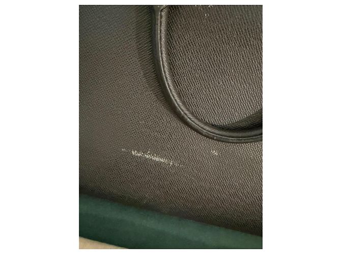Valigetta in pelle Taiga Louis Vuitton Nero - vista 9