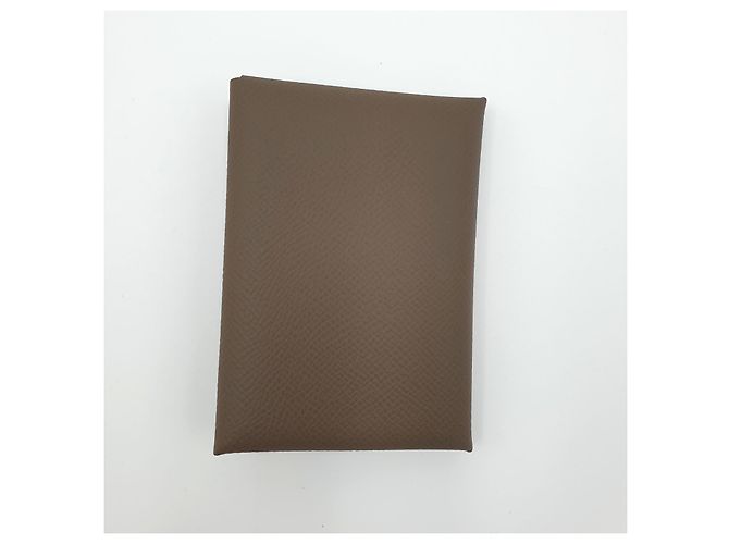 Hermès Mini Cartera Calvi Duo Compact, Pele de Vitello Epsom, Etoupe Beige Marrón claro Marrón oscuro - vista 3