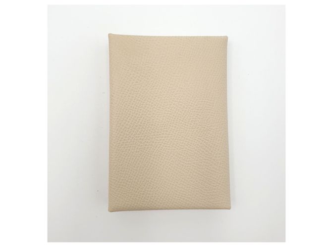 Hermès Mini Cartera Calvi Duo Compact, Epsom Calfskin, Craie Blanco Blanco roto - vista 3