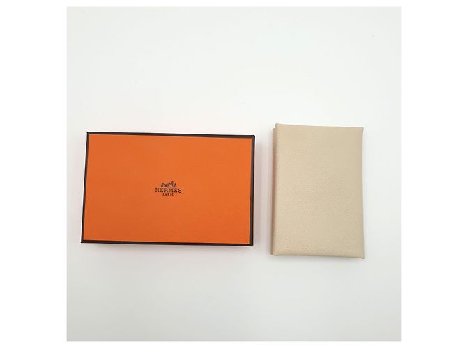 Hermès Mini Cartera Calvi Duo Compact, Epsom Calfskin, Craie Blanco Blanco roto - vista 6