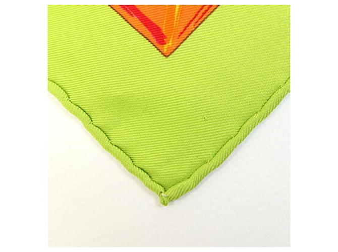 Silk In Hermès Sciarpa in seta Hermes "La Tour Eiffel S'envole" Arancione Verde chiaro - vista 4