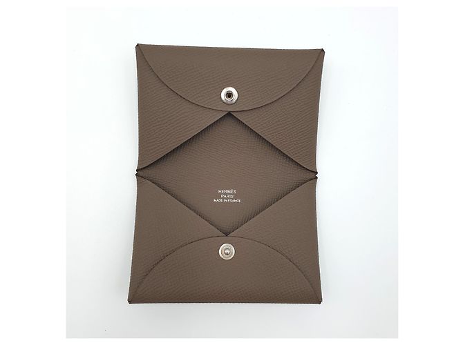 Hermès Kartenetui Calvi, Epsom-Kalbsleder, Etoupe Beige Hellbraun Dunkelbraun - Ansicht 5
