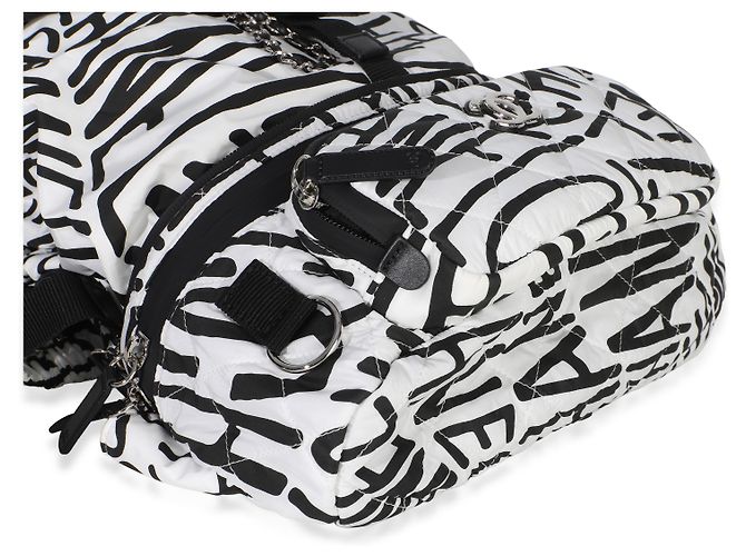 Chanel White Black Nylon Printed Coco Neige Rucksack Schwarz - Ansicht 7
