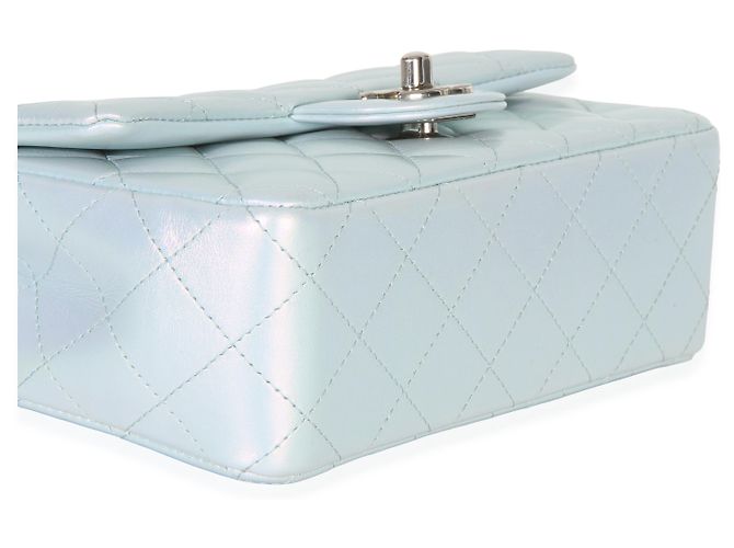 Timeless Chanel Mini Flap Rectangular en piel de cabra acolchada azul iridiscente - vista 7