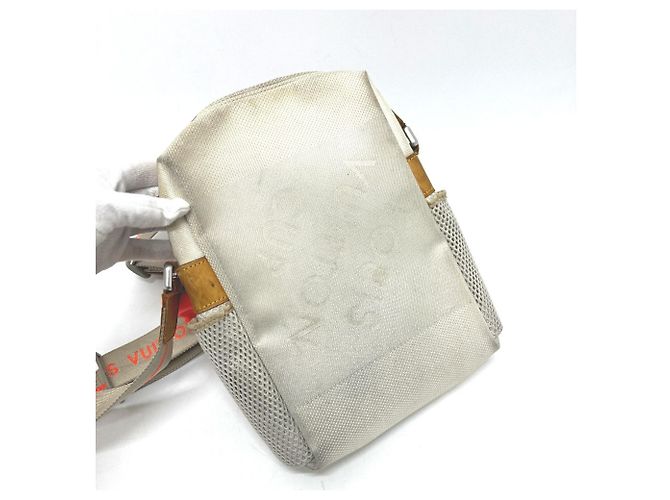 Borsa Louis Vuitton Damier Geant Louis Vuitton Cup Weatherly Bianco - vista 4