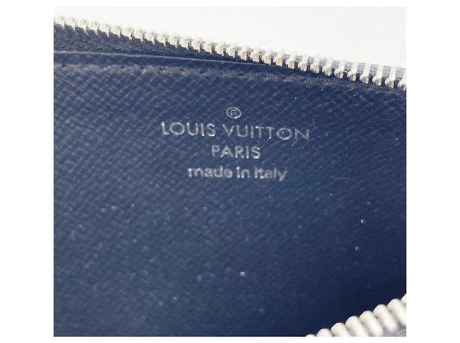 Louis Vuitton Taiga Leather Card Case Black Grey - view 10