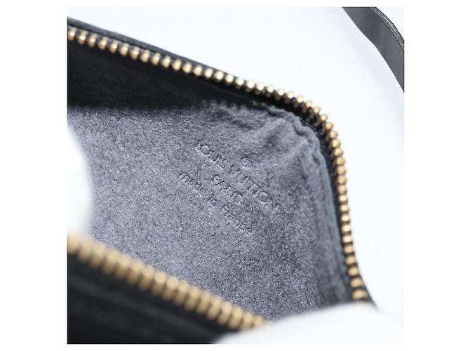 Louis Vuitton Soufflot Pochette Epi Leather Nero - vista 6