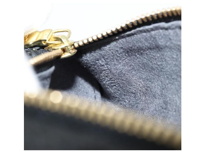 Louis Vuitton Soufflot Pochette Epi Leather Nero - vista 7