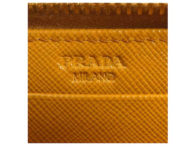 Cartera larga de cuero marrón y amarillo Prada Castaño - vista 11