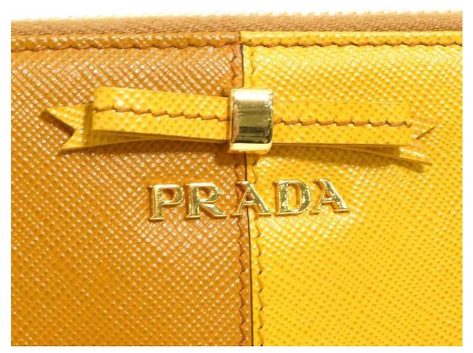 Cartera larga de cuero marrón y amarillo Prada Castaño - vista 9