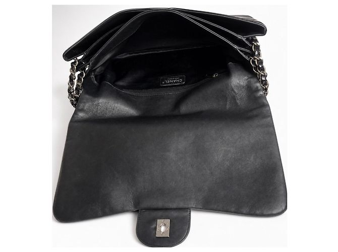 Chanel Paris-Shanghai Jumbo Camellia Petals Borsa pelle vernice nera Nero Silver hardware - vista 11