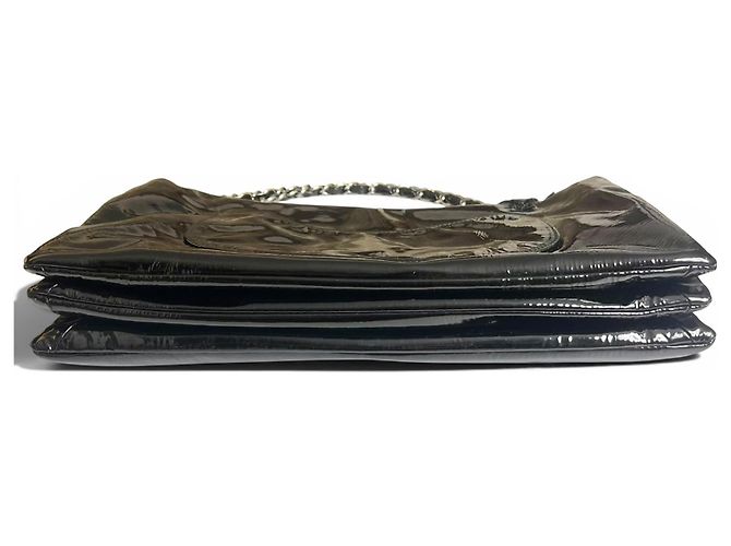 Chanel Paris-Shanghai Jumbo Camellia Petals Borsa pelle vernice nera Nero Silver hardware - vista 9