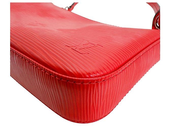 Pochette de piel Epi Louis Vuitton Roja - vista 6
