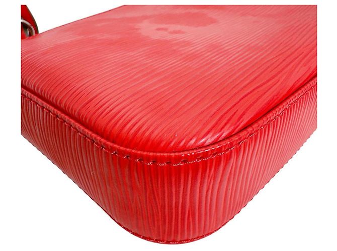 Pochette de piel Epi Louis Vuitton Roja - vista 9