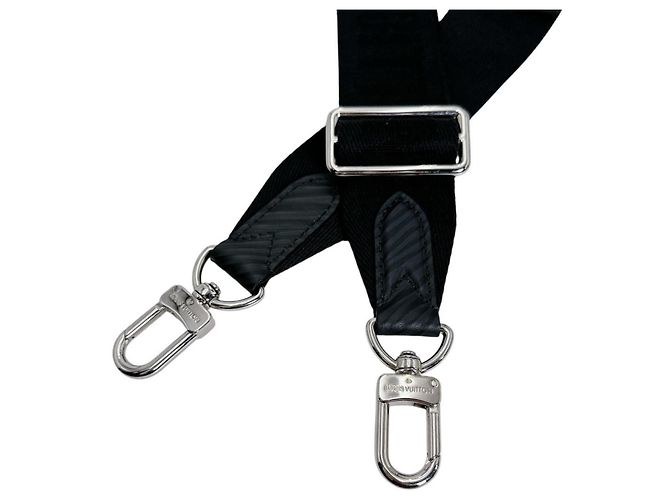 Sac à main Louis Vuitton Soft Polochon PM Noir - vue 14