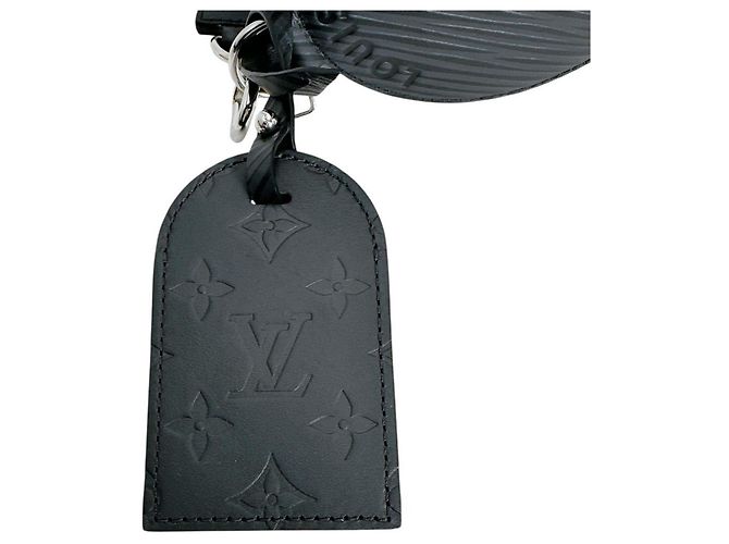Sac à main Louis Vuitton Soft Polochon PM Noir - vue 15