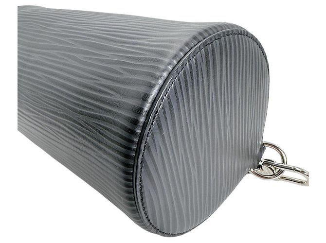 Sac à main Louis Vuitton Soft Polochon PM Noir - vue 6