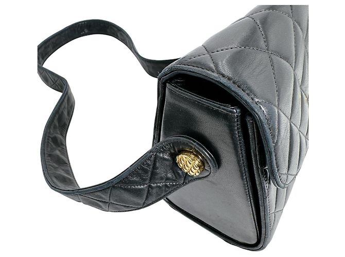 Borsa a tracolla Chanel in agnello nero - vista 13