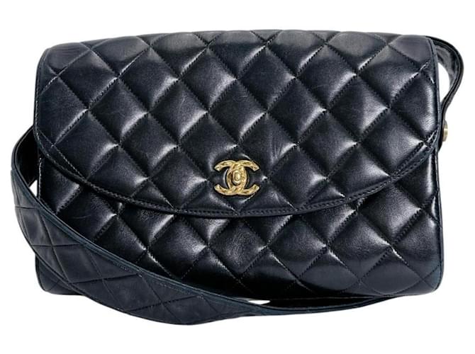Borsa a tracolla Chanel in agnello nero - vista 2