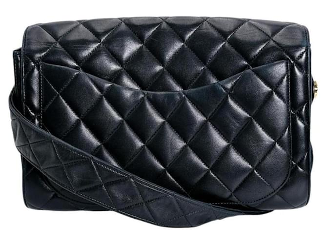 Borsa a tracolla Chanel in agnello nero - vista 3