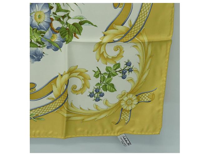 Sciarpa Salvatore Ferragamo motivo uccello in seta gialla Auth am11583A Giallo - vista 10