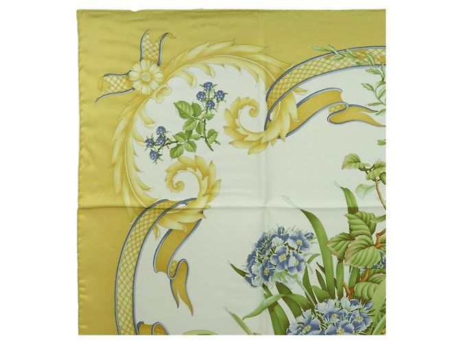 Sciarpa Salvatore Ferragamo motivo uccello in seta gialla Auth am11583A Giallo - vista 2
