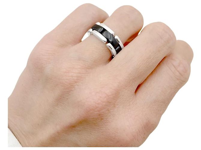 Anello Chanel, "Ultra", oro bianco e ceramica nera. - vista 5