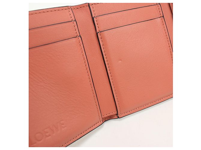 Cartera tríptico para mujer Loewe en beige - vista 5