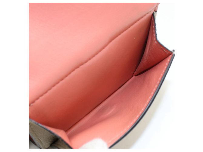 Cartera tríptico para mujer Loewe en beige - vista 8