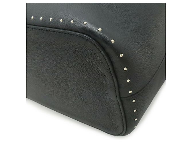 Borsa a tracolla Louis Vuitton Lockmere Bucket borchiata Nero - vista 4