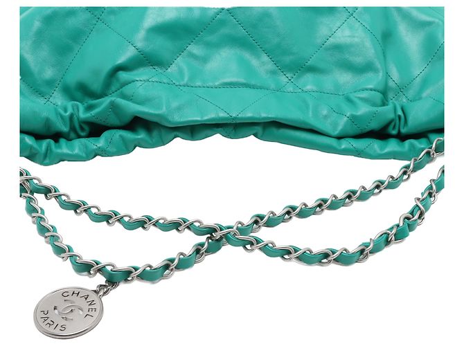 Chanel 22 Handtasche aus gestepptem glänzendem Kalbsleder Grün Medium Hellgrün - Ansicht 10