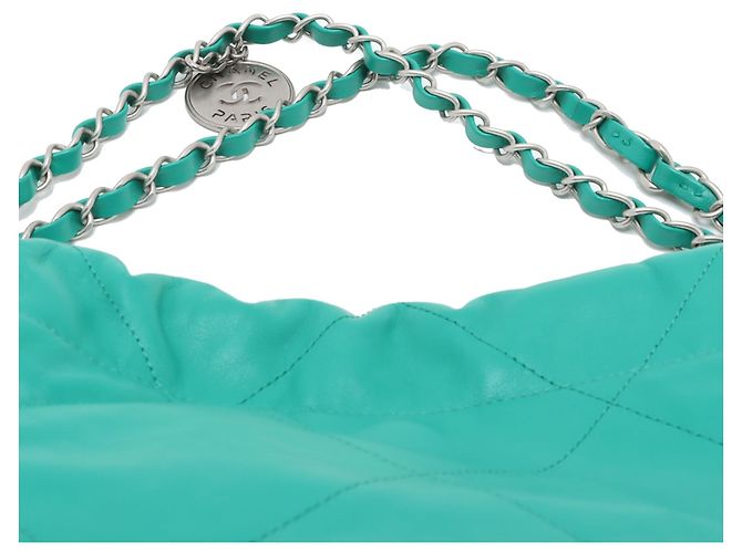 Chanel 22 Handtasche aus gestepptem glänzendem Kalbsleder Grün Medium Hellgrün - Ansicht 9