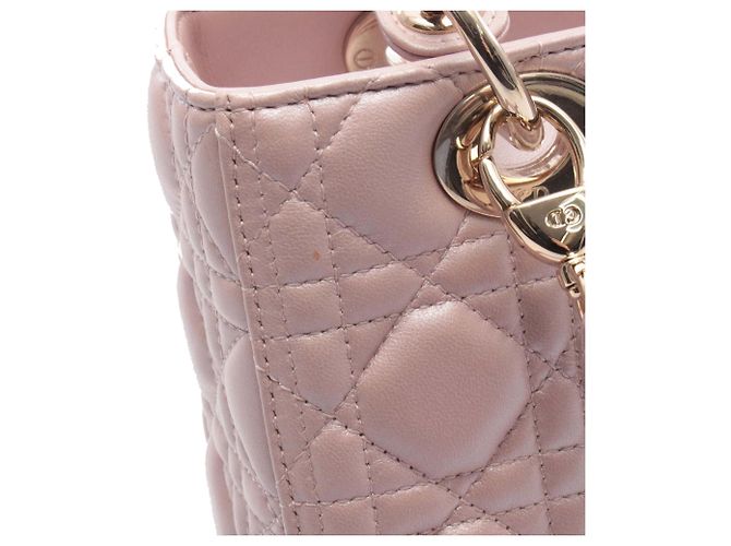 Lady Dior aus irisierendem Cannage-Lammleder in Rosa, Größe Medium Pink - Ansicht 6