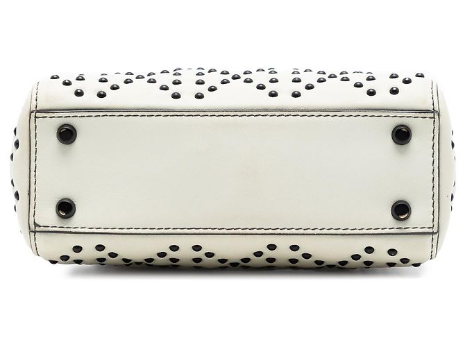 Lady Dior in agnello morbido bianco con cannage e borchie - vista 3