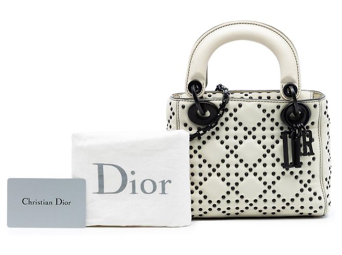 Lady Dior in agnello morbido bianco con cannage e borchie - vista 8