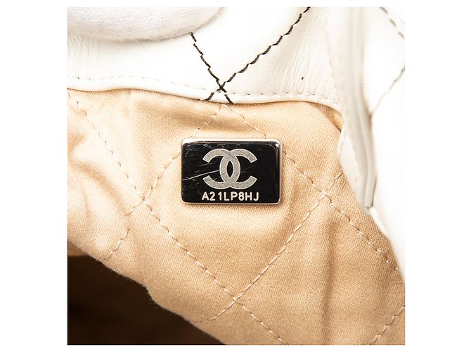 Zaino Chanel 22 in pelle di vitello lucida trapuntata bianca Large Bianco - vista 6