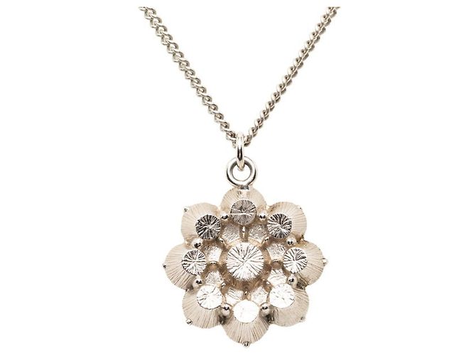 Colar com pingente de corrente com a flor Coco Mark da Chanel Prata - vista 2