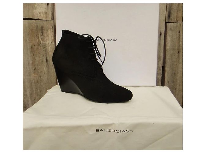 Balenciaga Botines de Ante Negro con Tacón de Cuña - vista 2