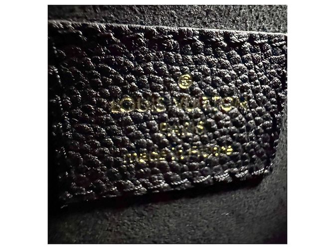Borsa a tracolla Louis Vuitton Monogram Empreinte OnTheGo BB Nero - vista 12