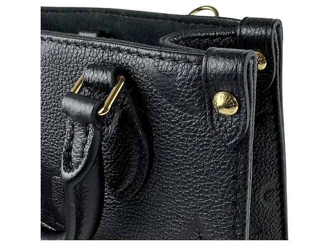 Borsa a tracolla Louis Vuitton Monogram Empreinte OnTheGo BB Nero - vista 7