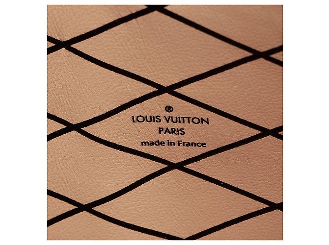 Clutch Trunk in pelle Epi Louis Vuitton Nero - vista 8
